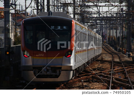 Subway Yurakucho Line 17000 series train to test run on Seibu Ikebukuro Line 74950105