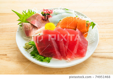 Sashimi platter Sashimi platter 74951468