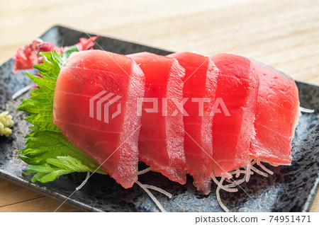 Tuna sashimi Tuna sashimi 74951471