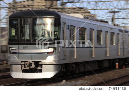 [H] 東京地鐵日比谷線 13000 系列列車（東武伊勢崎線直達） 74951486