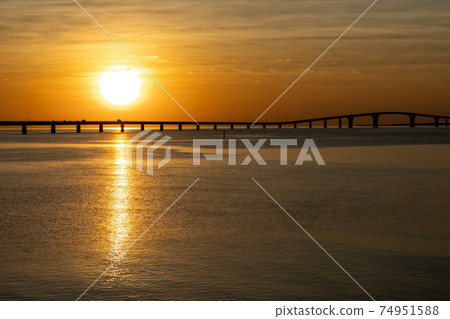 Triver Sunset Beach 74951588