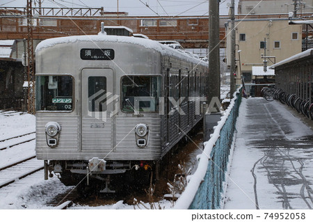 Nagano Electric Railway 3500 series in winter (non-cooling vehicle) 74952058