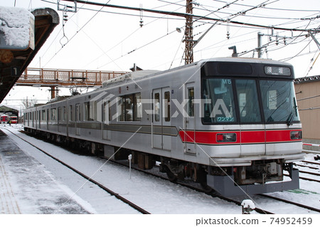 Nagano Electric Railway 3000 series in winter Nagano Electric Railway 3000 series in winter 74952459