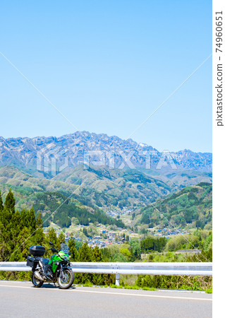 Touring (View of Mt. Togakushi from Kinasa, May) 74960651