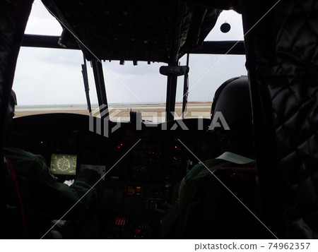 CH-47JA Chinook Self-Defense Forces helicopter Naha station Air Self-Defense Force helicopter in-flight Naha Airport CH-47JA Chinook Self-Defense Forces helicopter Naha station Air Self-Defense Force helicopter in-flight Naha Airport 74962357