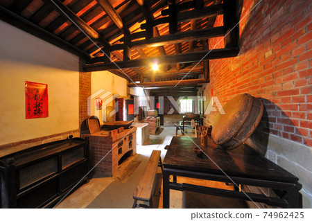 Shenkeng Huang Family Yonganju, Yonganju, Shenkeng Yonganju, Shenkeng Ancient Home, Third-Class Historic Site, Southern Fujian Architecture, Sanheyuan, Folk Residence, Folk Residence, Kitchen, Kitchenware, Stove 74962425