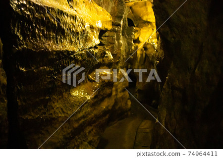 Beautiful Abukuma Caves 74964411
