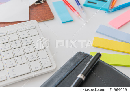 商業用品鳥瞰圖白色背景素材 74964629