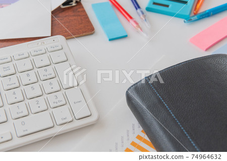 商業用品鳥瞰圖白色背景素材 74964632