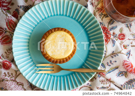 Cheese tart 74964842