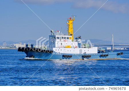 港口中強大的拖船導航 74965678