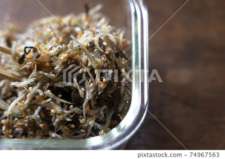 濕潤可口的手工製作的軟糖 濕潤可口的手工製作的軟糖 74967563