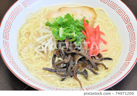Hakata Tonkotsu Ramen 74971209