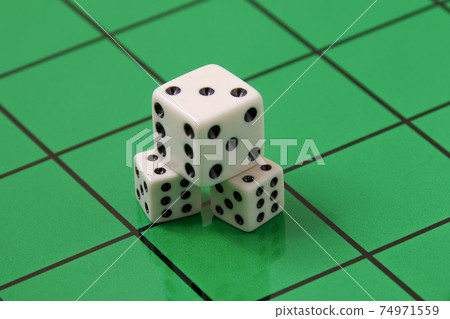 骰子，奧賽羅，棋盤，廣場，廣場，遊戲，娛樂，數字，賭博，賭博，賭場，骰子 74971559