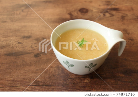 vegetable soup 74971710