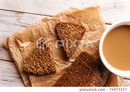 Top view on sliced flourless diet grain bread  74973557