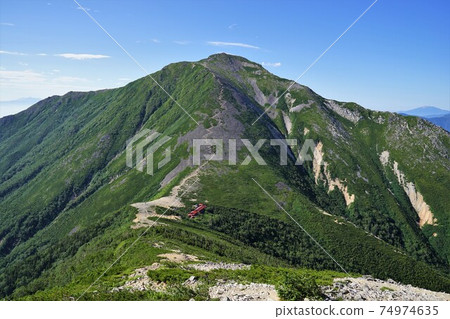 Jonendake and Jonen hut from the direction of Yokodoridake 74974635