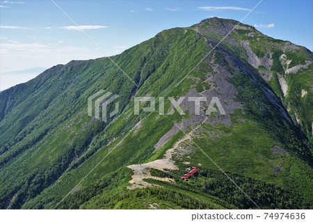 Jonendake and Jonen hut from the direction of Yokodoridake 74974636