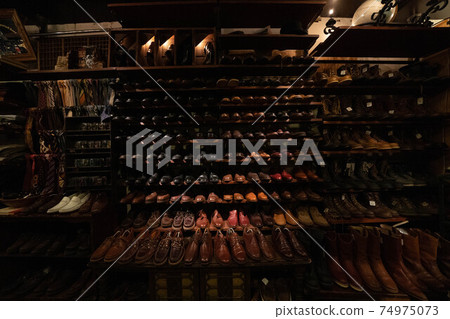 Used clothing store 8 Used clothing store 8 74975073