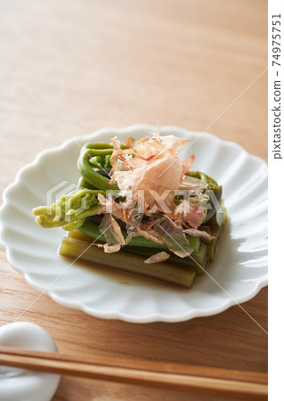 Sorrow of Warabi 74975751