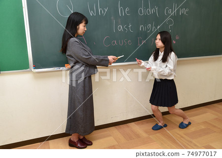 Battle between a female teacher and a female student 5 74977017