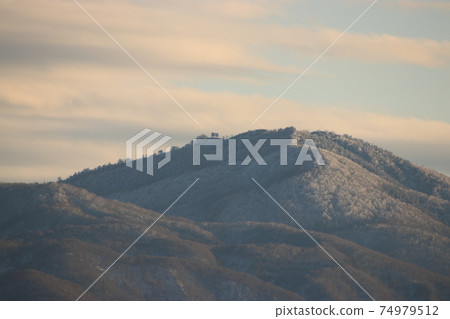 Winter mountain ridge (Toyama City, Toyama Prefecture) * At twilight Winter mountain ridge (Toyama City, Toyama Prefecture) * At twilight 74979512