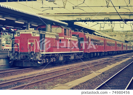 August 1986 Yonago Station DD51 + 50 series ordinary train 422 August 1986 Yonago Station DD51 + 50 series ordinary train 422 74980456