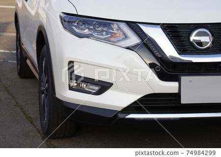Car image Nissan X-Trail front 74984299