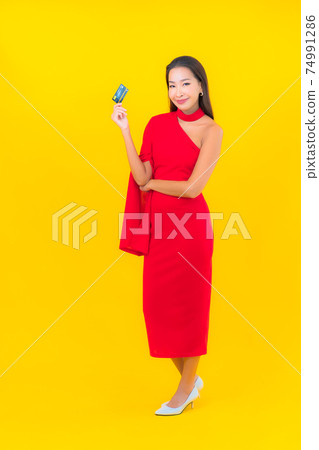 Portrait beautiful young asian woman with credit card 74991286