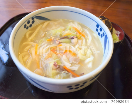 我在一家日本餐廳吃的正宗Champon 74992684
