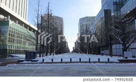 Akapla(札幌北三條廣場)在紅磚政府辦公室前 Akapla(札幌北三條廣場)在紅磚政府辦公室前 74992688
