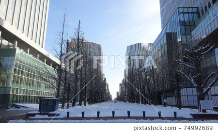 Akapla (Sapporo Kita 3-jo Plaza) In front of the Red Brick Government Office Akapla (Sapporo Kita 3-jo Plaza) In front of the Red Brick Government Office 74992689