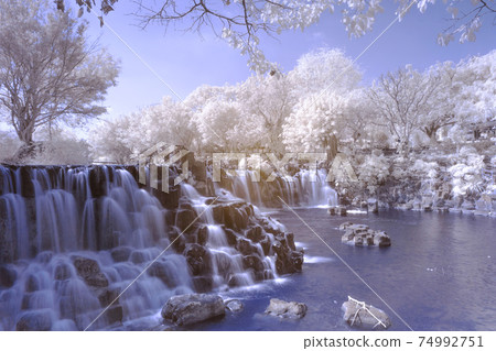 Photo landscape infrared: Giang Dien waterfall in Vietnam Photo landscape infrared: Giang Dien waterfall in Vietnam 74992751