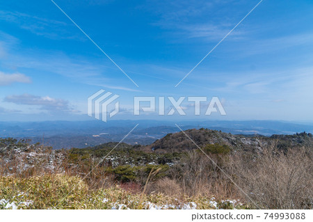從六甲山的山頂眺望(丹波方向) 從六甲山的山頂眺望(丹波方向) 74993088