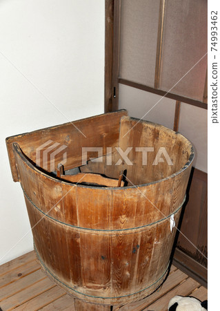 日本傳統浴缸 74993462