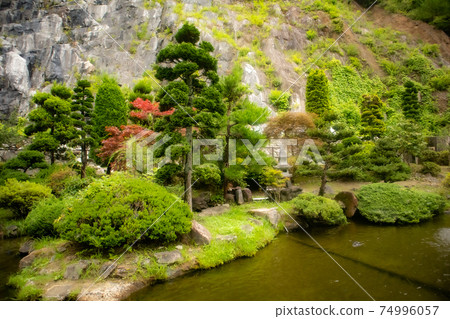 A beautiful garden that welcomes you at the exit of Abukuma Caves 74996057