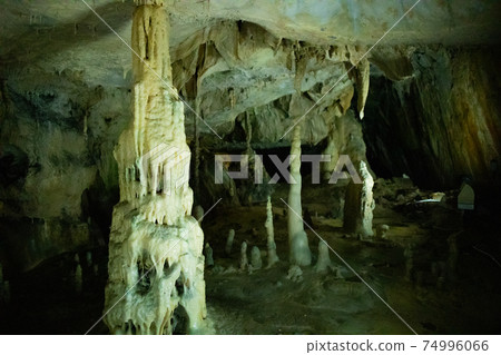This is a limestone cave 74996066