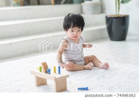 0歲嬰兒玩木製玩具 0歲嬰兒玩木製玩具 74996362