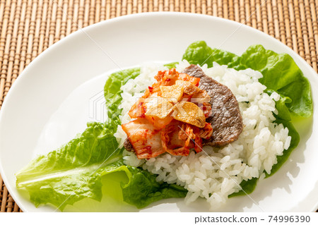 Lettuce roll grilled meat rice. Lettuce roll grilled meat rice. 74996390
