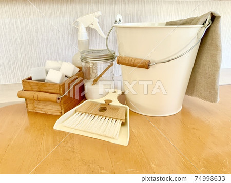 清潔工具，噴霧清潔劑，小蘇打，三聚氰胺海綿，迷你簸pan掃帚套件，水桶，抹布 74998633