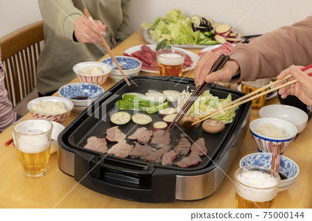 Yakiniku at home with family Yakiniku at home with family 75000144
