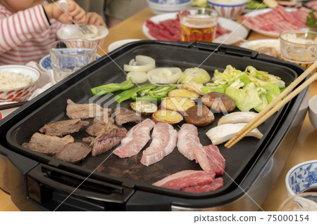 Yakiniku at home with family Yakiniku at home with family 75000154