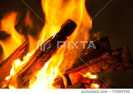 Bonfire burning in the dark | Uesugi Shrine in Yonezawa City, Yamagata Prefecture Bonfire burning in the dark | Uesugi Shrine in Yonezawa City, Yamagata Prefecture 75000598
