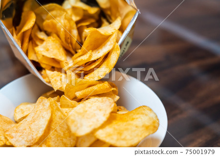薯片  75001979
