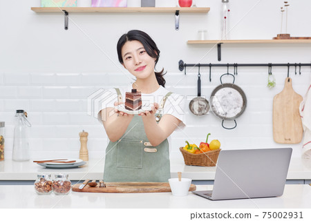 Women cooking kitchen Women cooking kitchen 75002931
