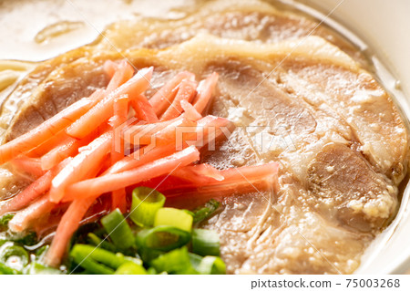 Hakata-style tonkotsu ramen up. Hakata-style tonkotsu ramen up. 75003268