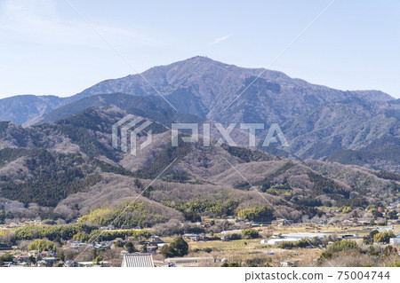 Full view of Mt. Oyama (Isehara City, Kanagawa Prefecture) Full view of Mt. Oyama (Isehara City, Kanagawa Prefecture) 75004744