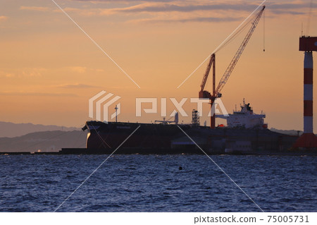 Sumitomo Heavy Industries Marine Engineering Co., Ltd. Dog Construction Merchant Ship Maintenance Afternoon Tokyo Bay Tanker Sumitomo Heavy Industries Marine Engineering Co., Ltd. Dog Construction Merchant Ship Maintenance Afternoon Tokyo Bay Tanker 75005731
