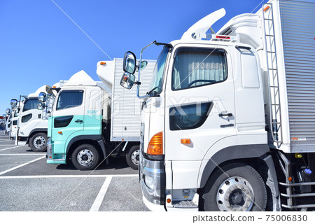 Logistics truck 75006830