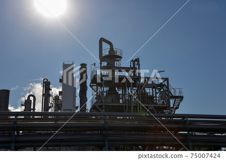 Keihin industrial area silhouette 75007424